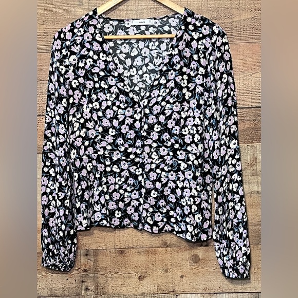 Mango Tops - MNG Floral Long Sleeved Button Front Top size 6 Casual Career Date Night
